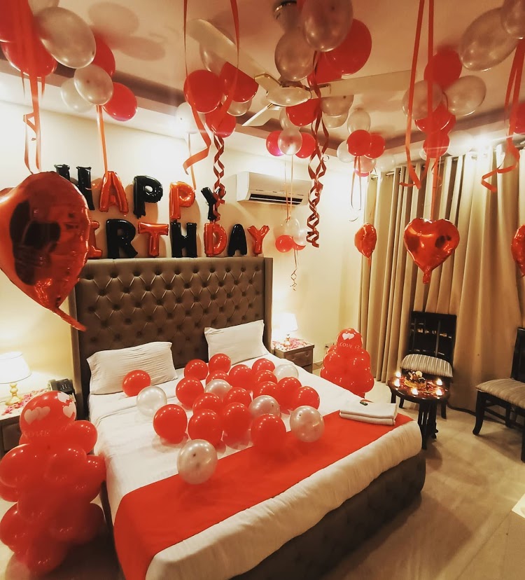 300 balloons with happy birthday
